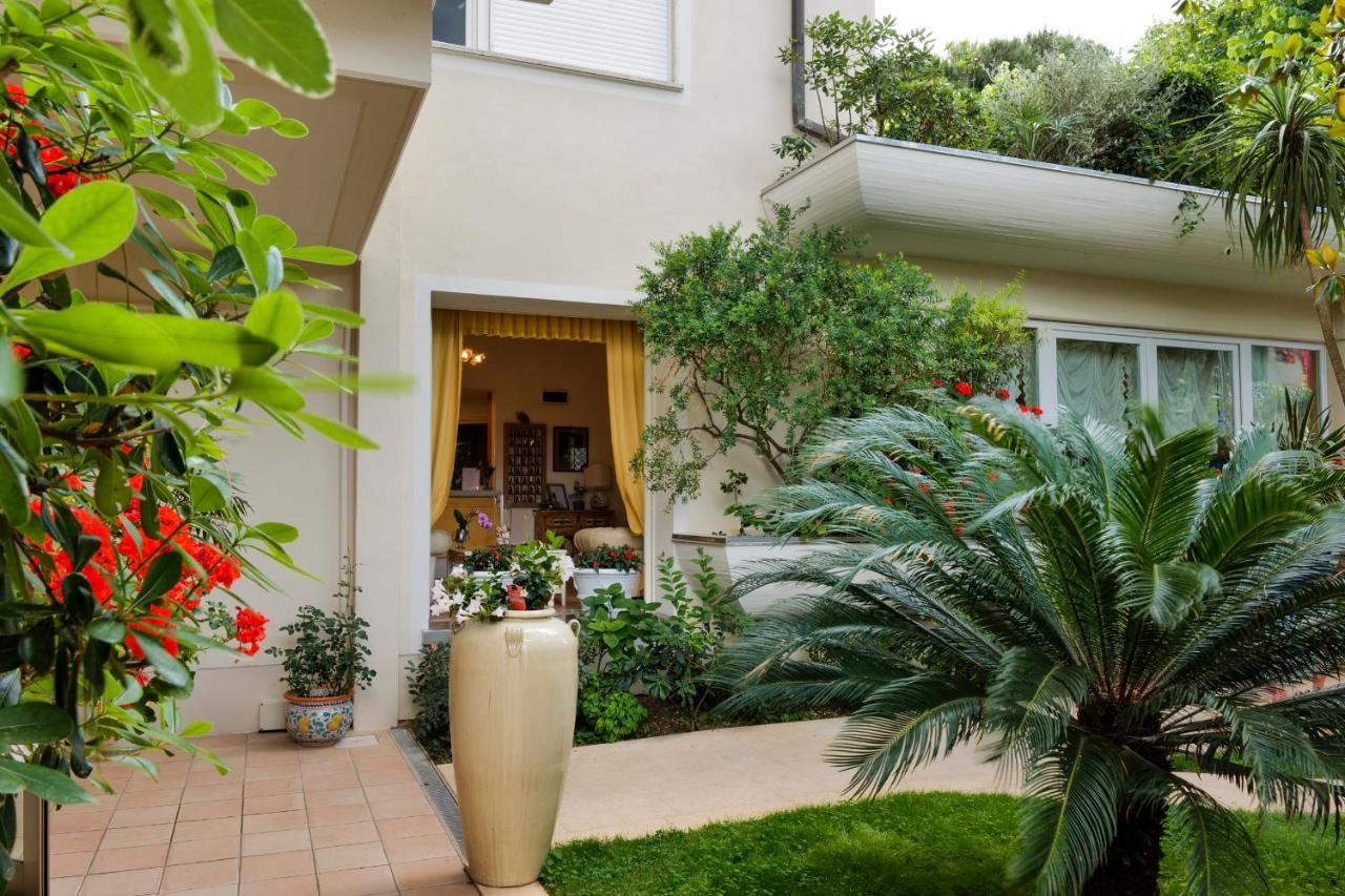 Hotel Sylvia Lido di Camaiore Eksteriør bilde