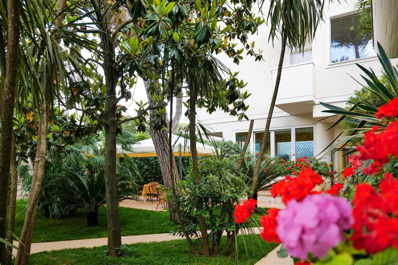 Hotel Sylvia Lido di Camaiore Eksteriør bilde